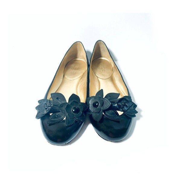 Coach 6.5 Black Patent Leather Flats Floral Toe Chrisann - Picture 2 of 6